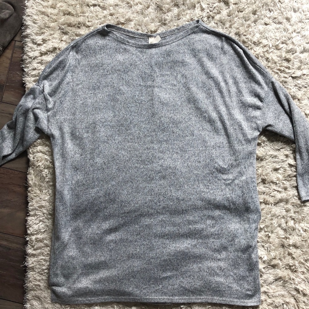 Grey and black tunic size Large. Only worn 2X